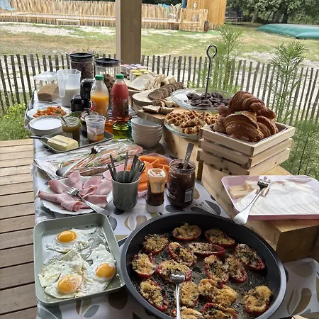 Au Coeur Du Ranch: D'hotes Dans Le Medoc Bed & Breakfast